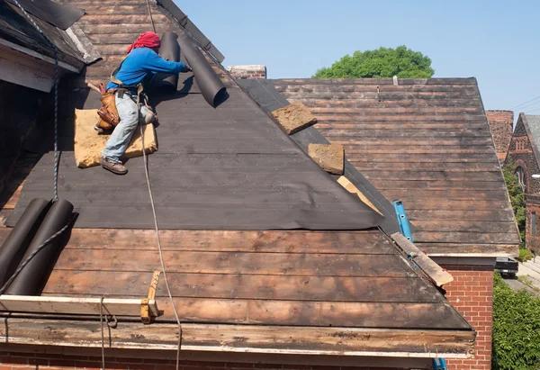 How a Skilled Roofing Contractor Syracuse Improves Home Value
