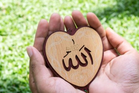 How the Hamakom Poster Brings Comfort and Strength to Mourning Families